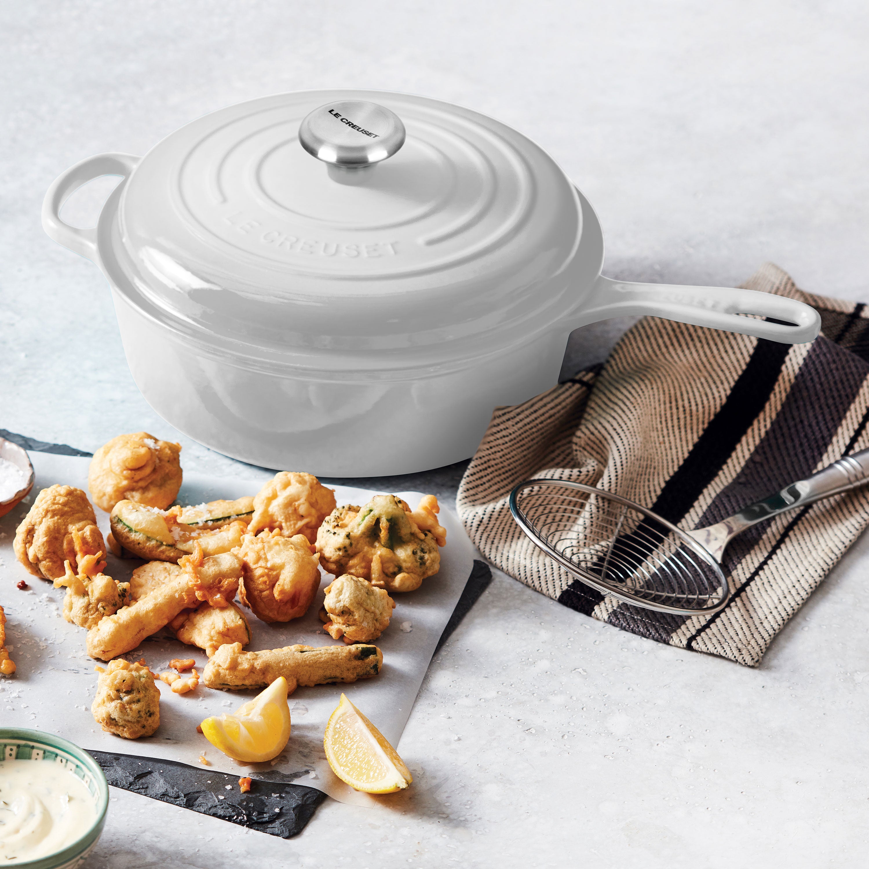 Le Creuset Signature Enameled Cast Iron 3.75-Quart White Dutch Oven - Image 4