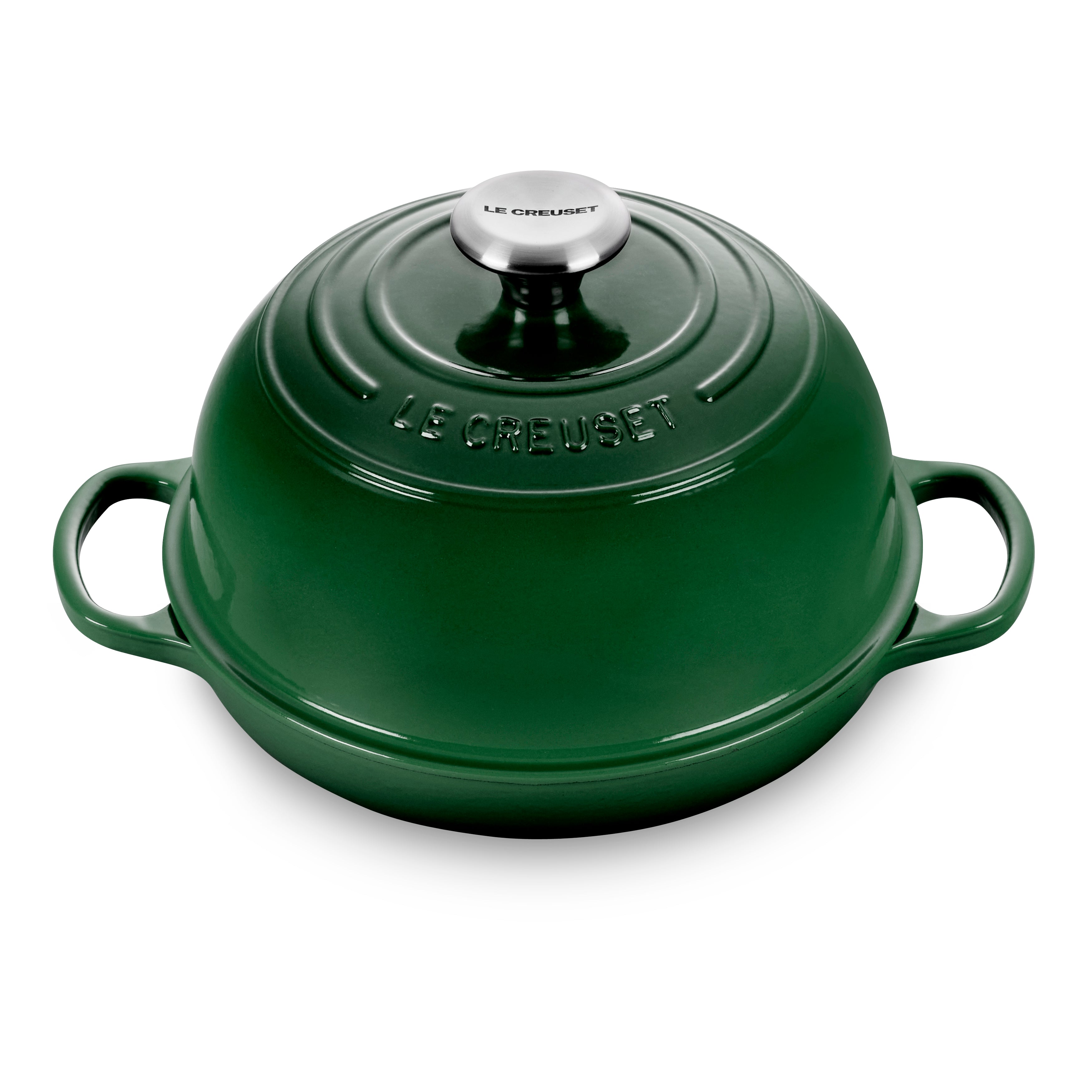 Artisan enamelled Dutch oven showcasing steam circulation for perfect crust.