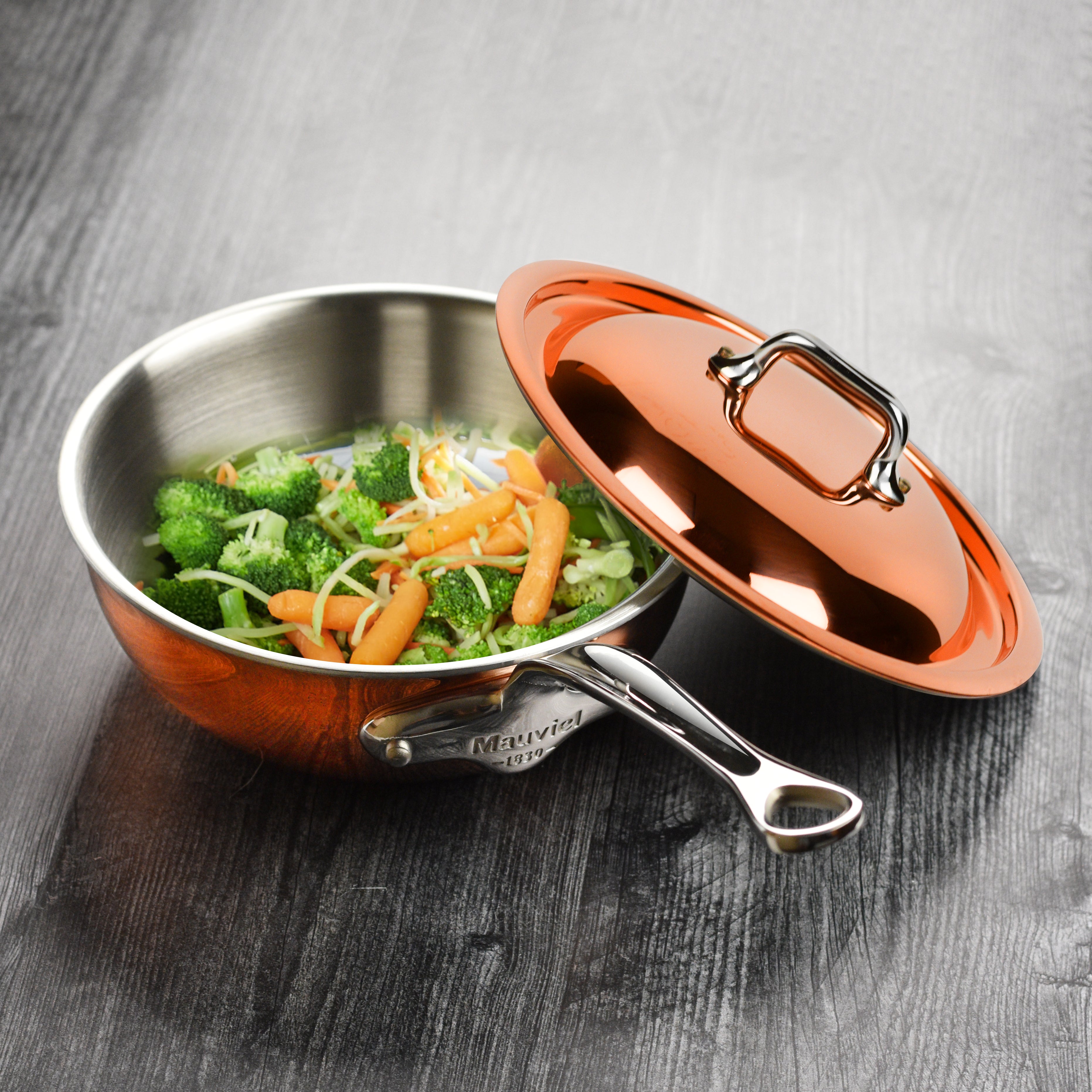 Side profile of the high-end copper pan for cooking sauces, highlighting its multi-layer copper and stainless steel construction