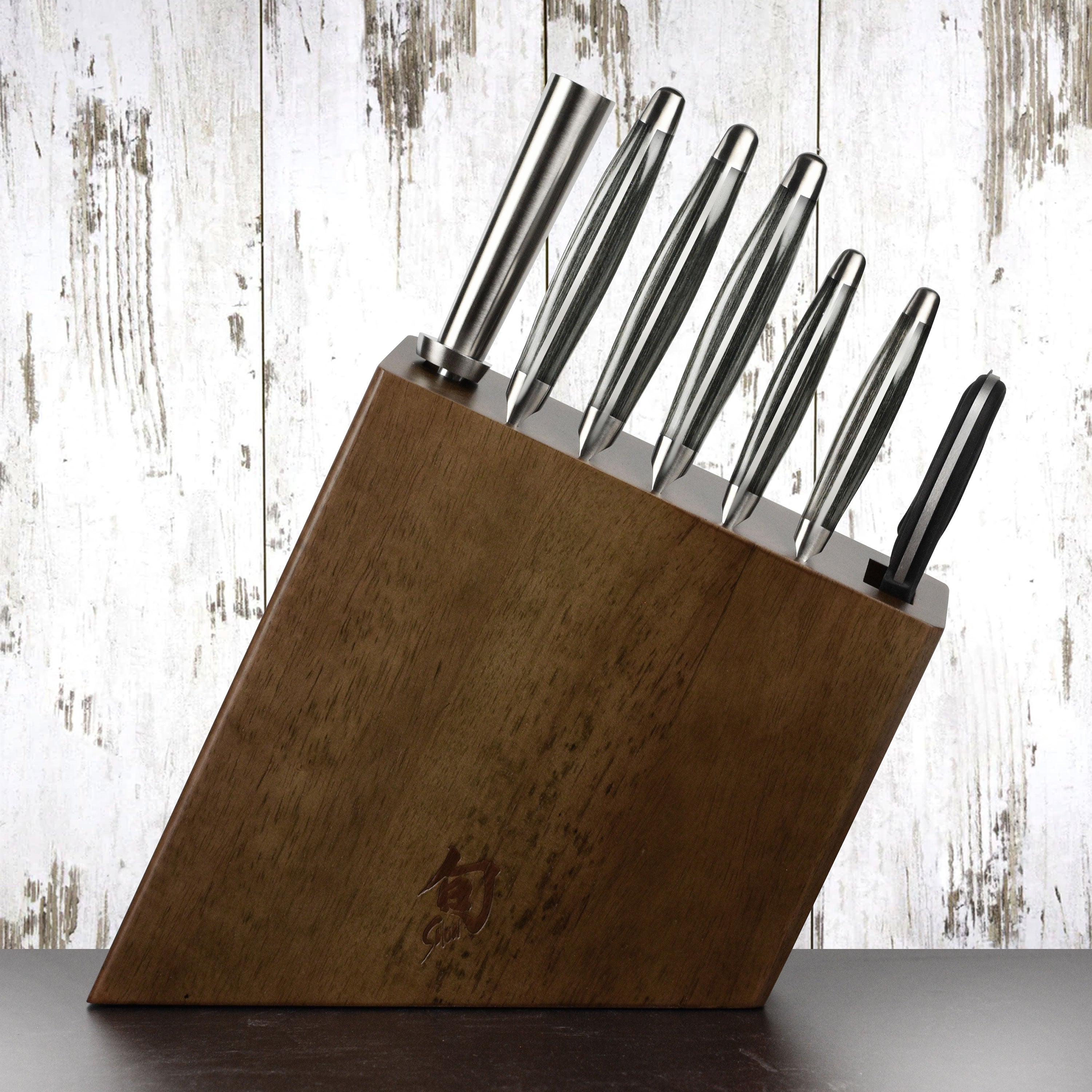 Elegant presentation of the knife block set, highlighting its stylish design and craftsmanship.