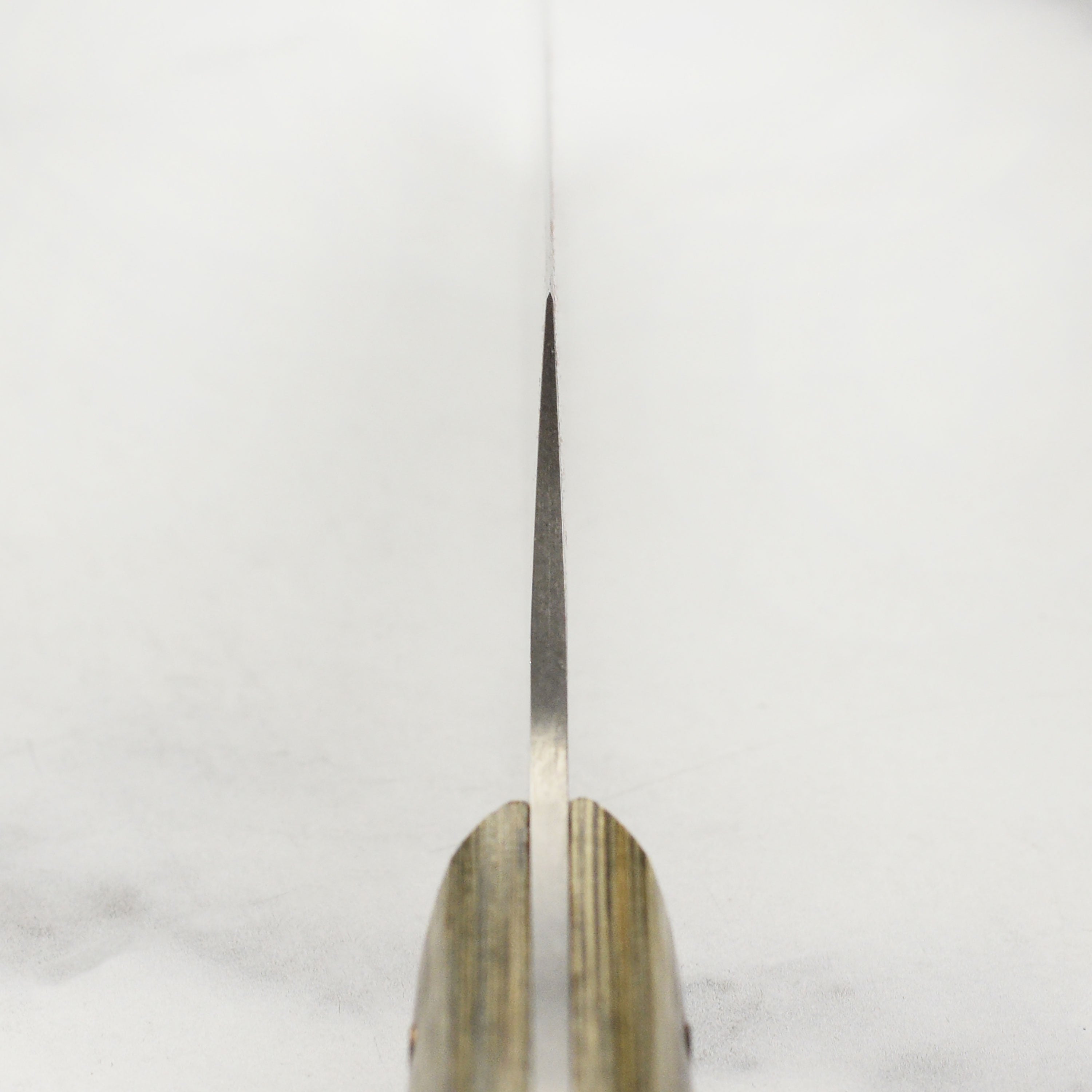 Detailed image of the knifes handle made from Spanish hardwood shavings