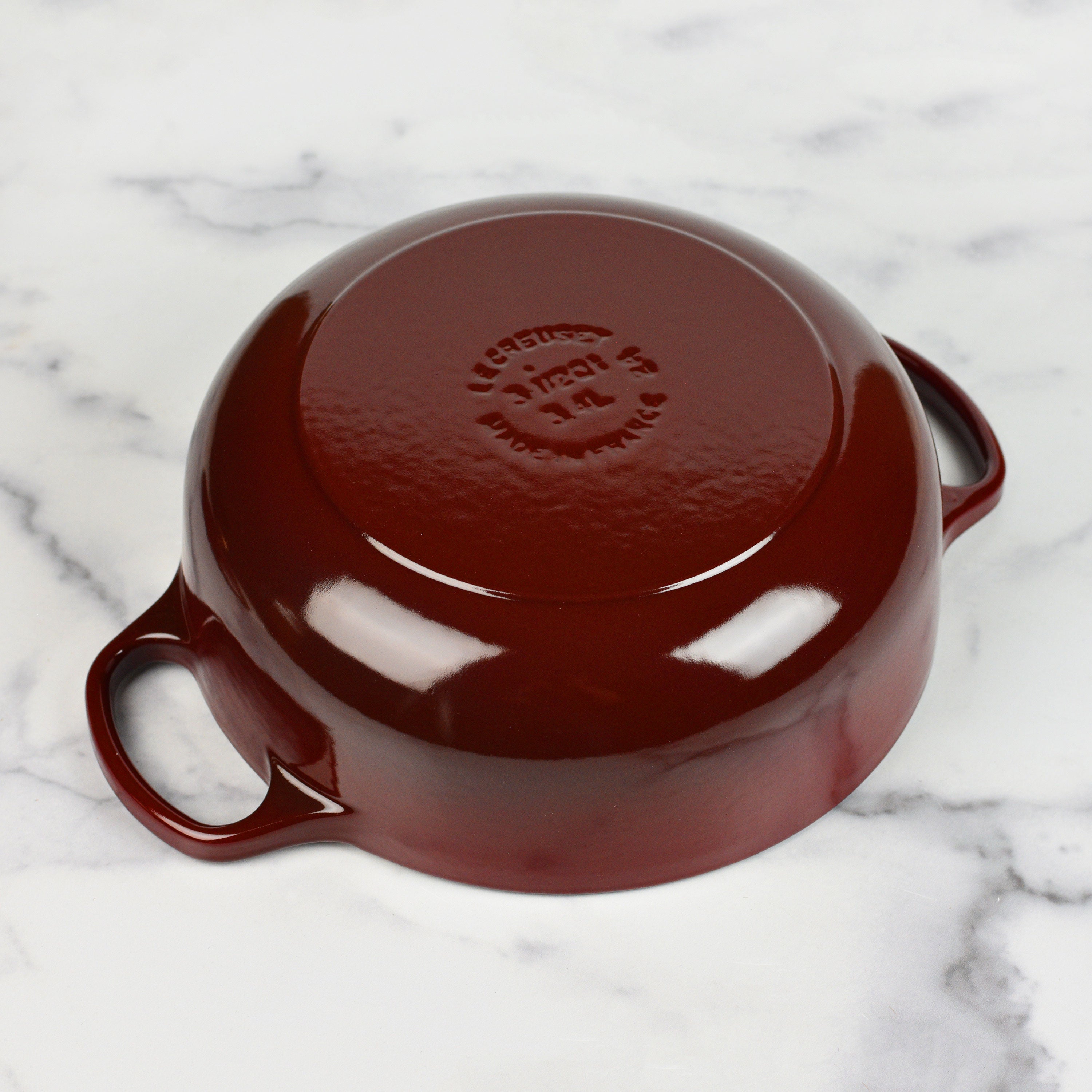 Lid of the cast iron skillet with steam circulation design, ready for oven use