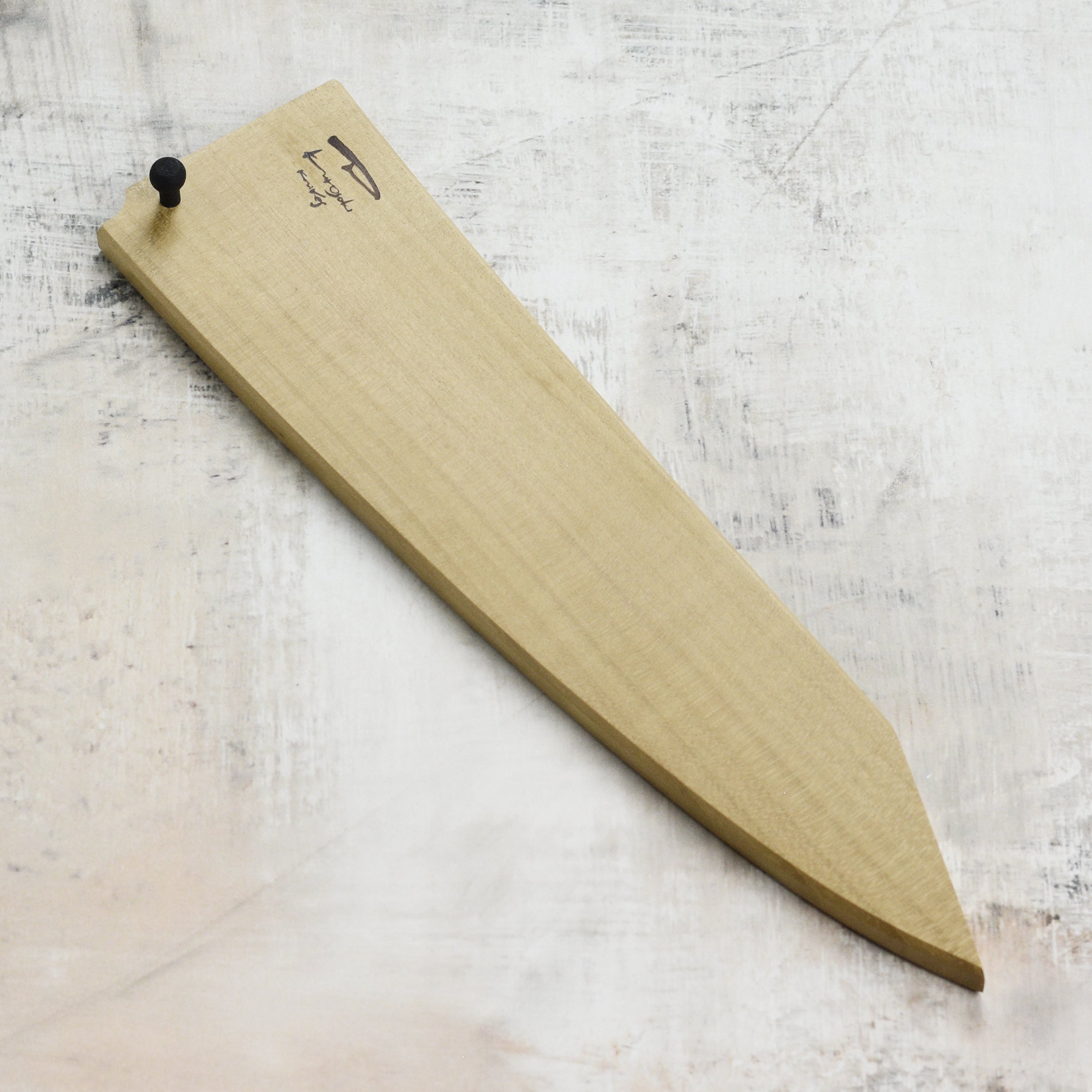 Kurosaki Saya knife cover showcasing its design and dimensions.