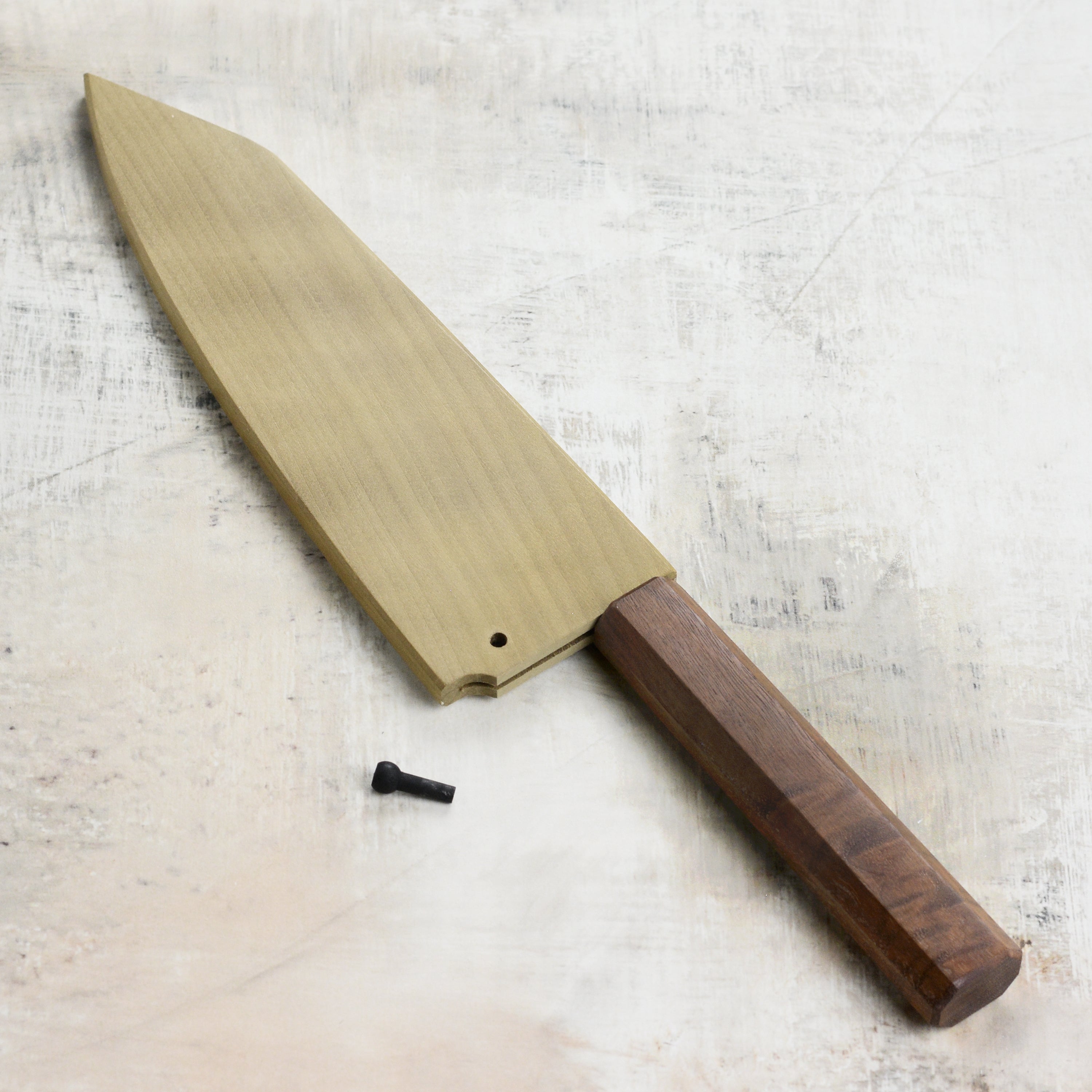 Elegant knife storage solution for Bunka knives, in use