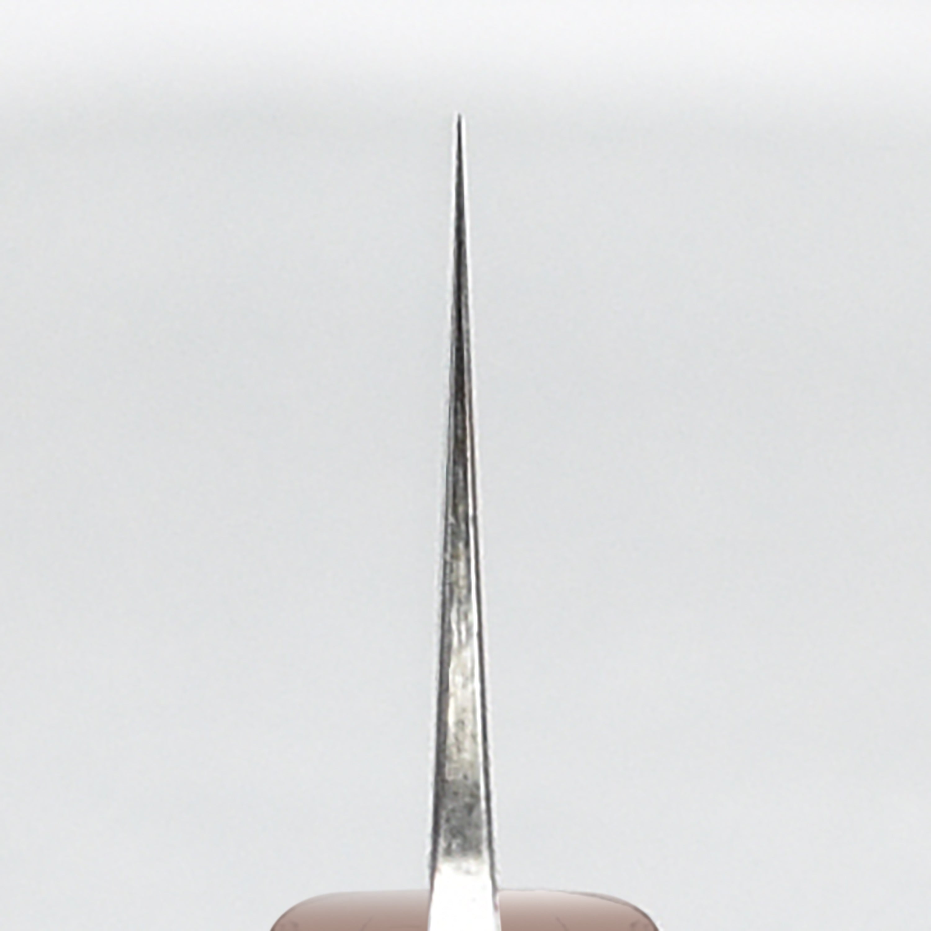 Ergonomic handle of the Shun Kanso Honesuki knife for precise cutting control