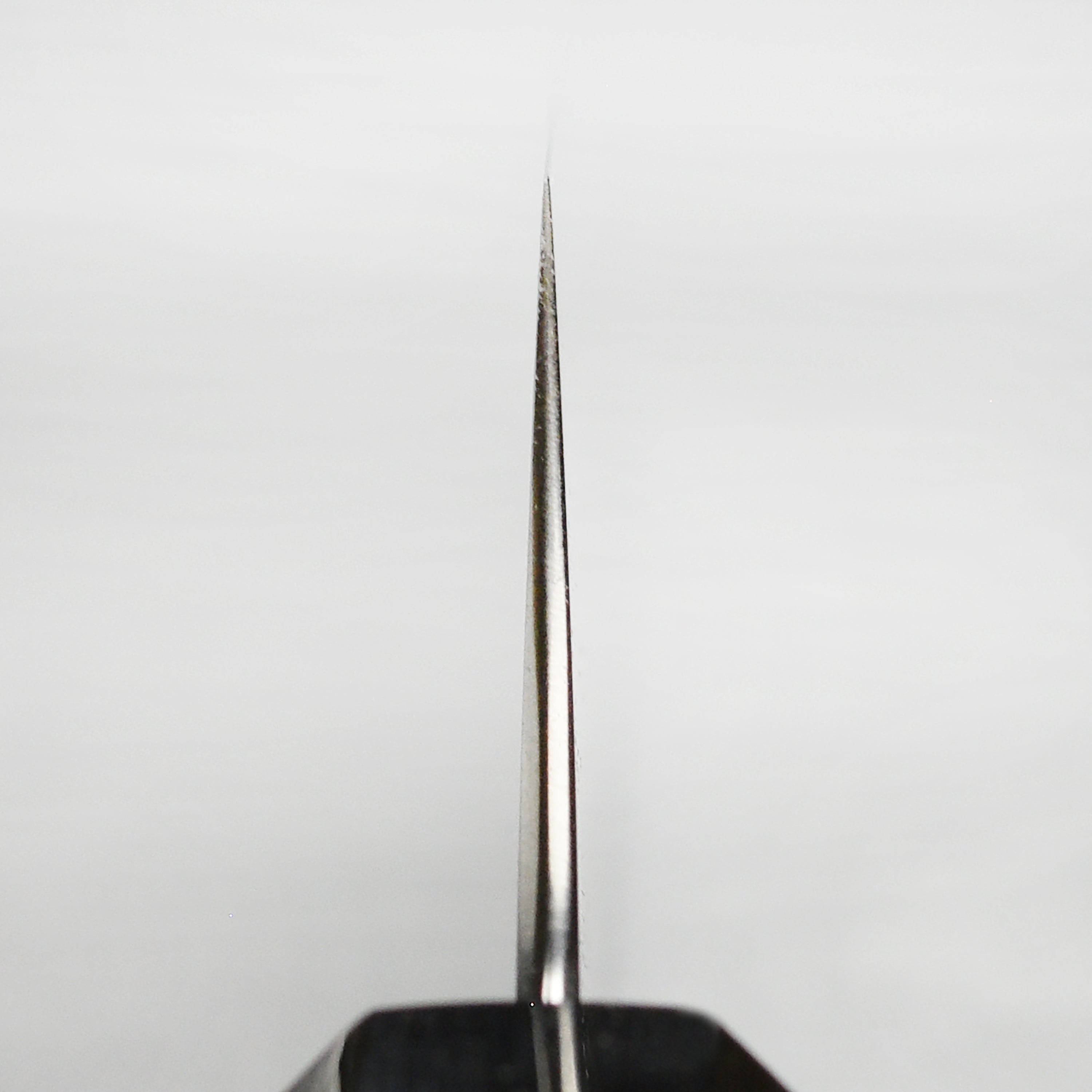 Hatsukokoro Hayabusa Aogami Sujihiki Knife showcasing its sharp blade and elegant handle.