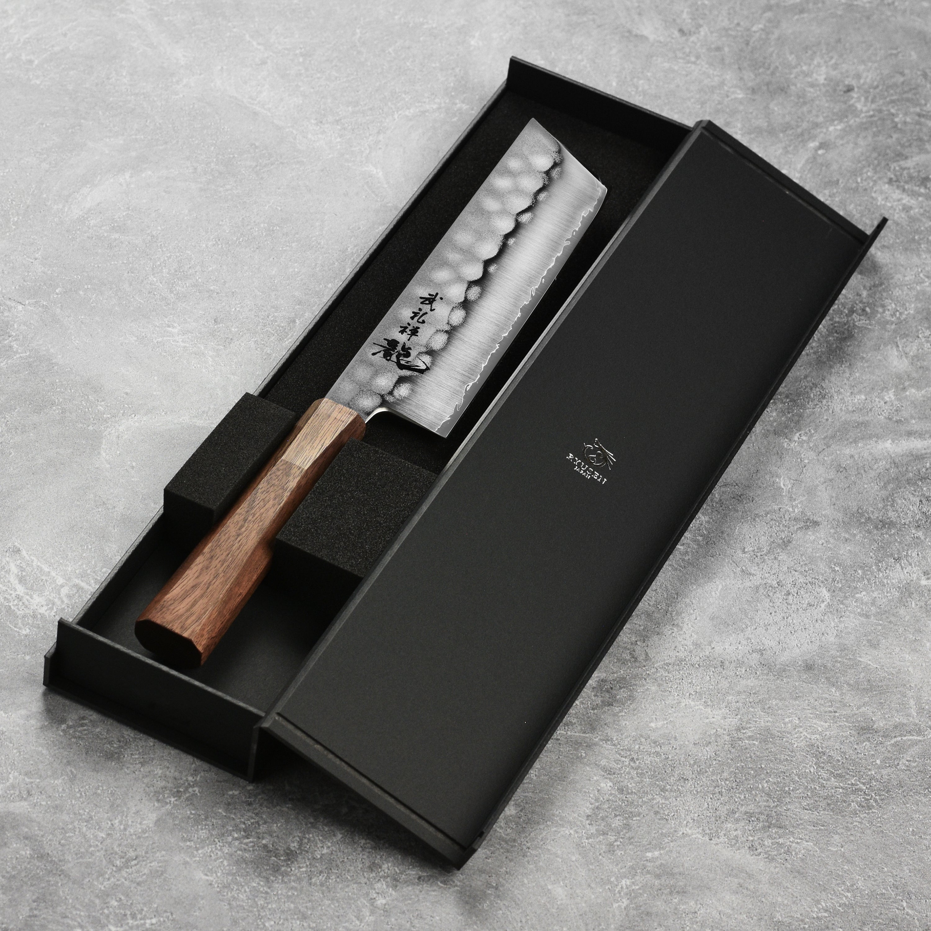 Top view of the Ryusen Blazen Ryu Wa SG2 Nakiri showing its 6.1-inch blade and handle for precise vegetable cutting