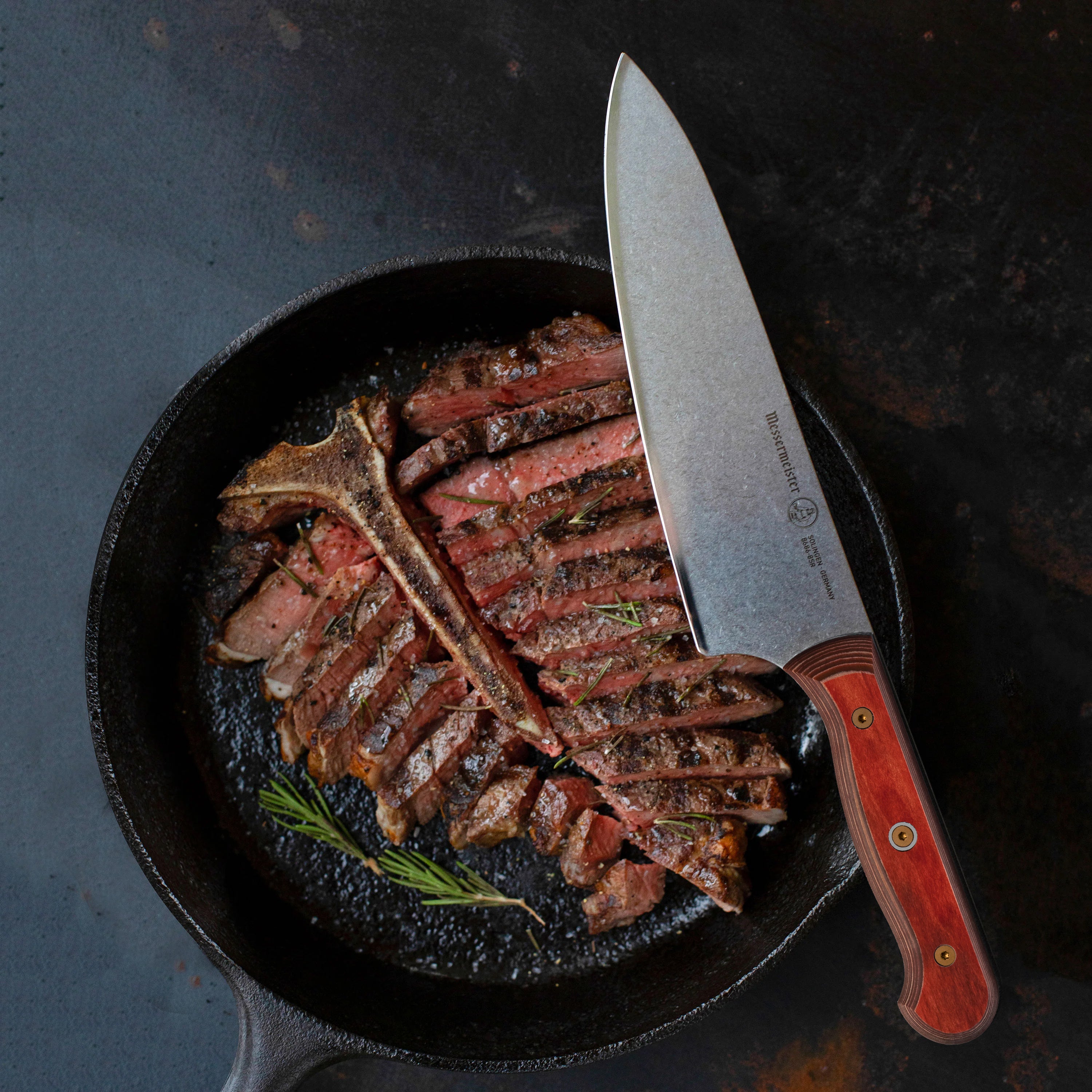 Ergonomic Pakkawood handle of the German chefs knife for comfortable grip