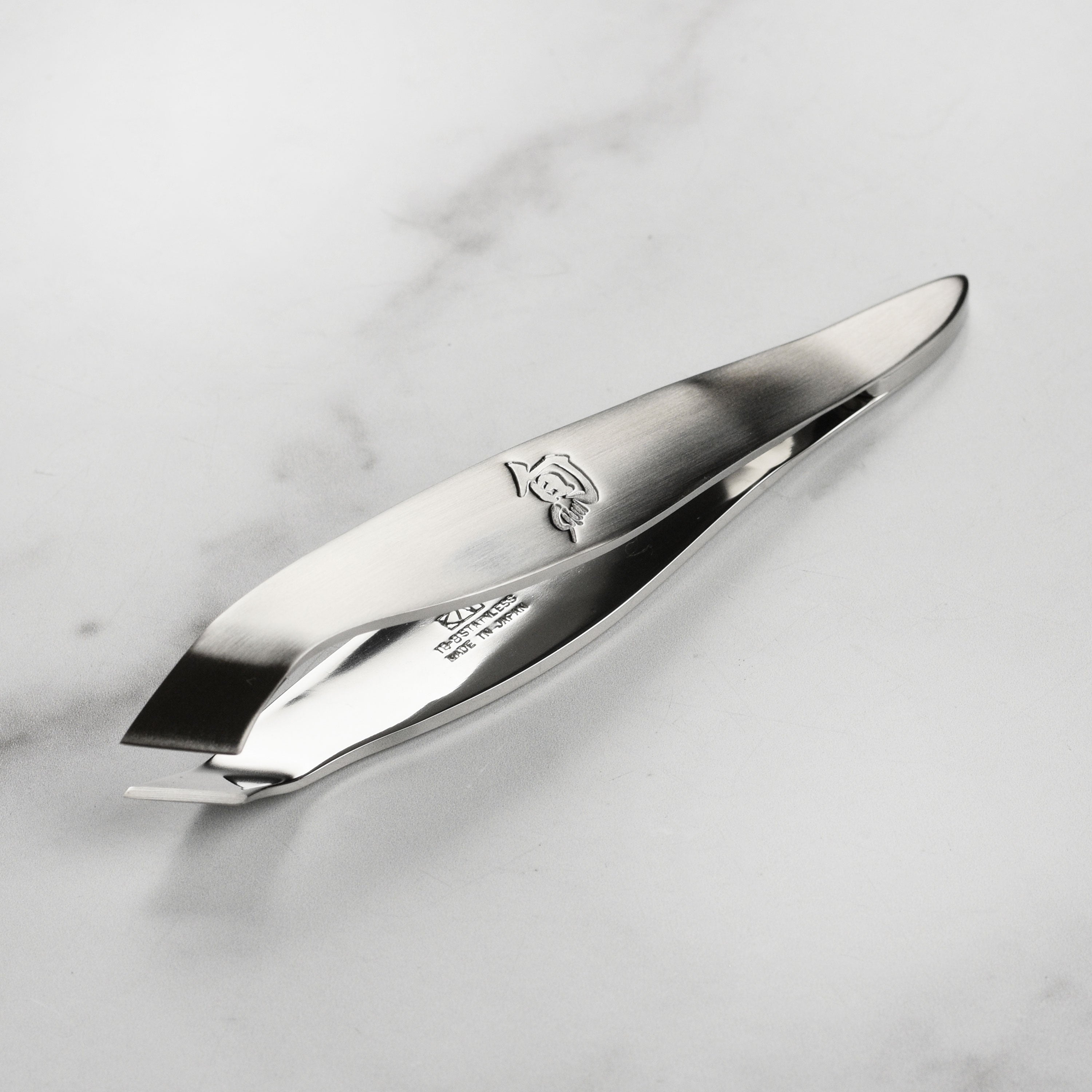 Shun fish bone tweezers with tapered tip for fish fillet preparation